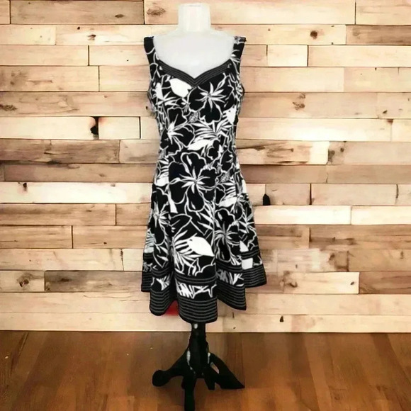 Nine West Black and White Size 8 Petite sleeveless Flared Party Dress Zip Up - Picture 3 of 5